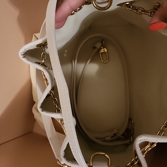 🔥RARE🔥Limited Edition Louis Vuitton Empreinte Summer Bag - Picture 11 of 14